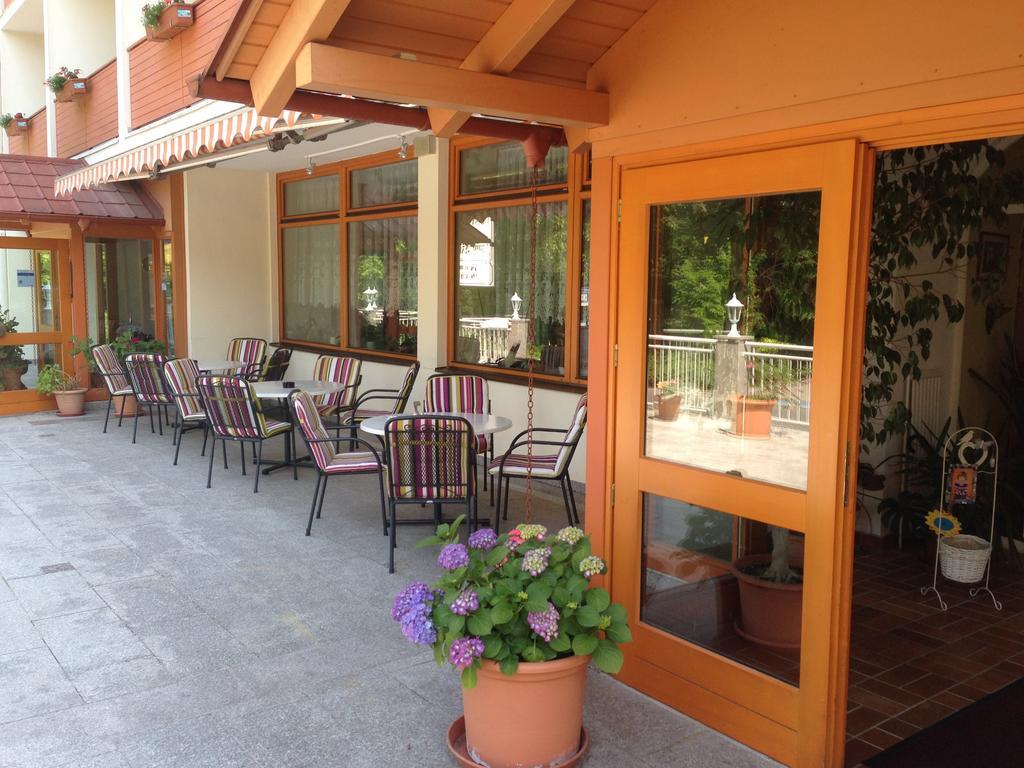 Hotel Zum Kastell Bad Tatzmannsdorf Exterior photo